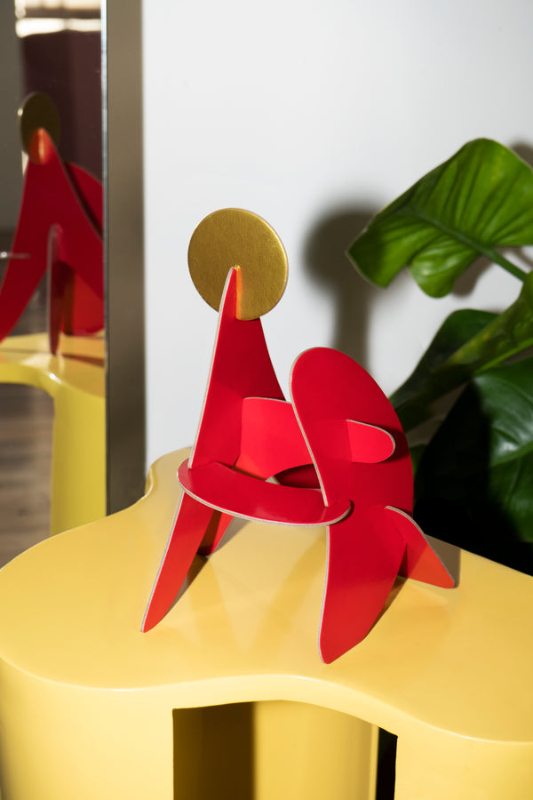 Sculpture en papier rouge