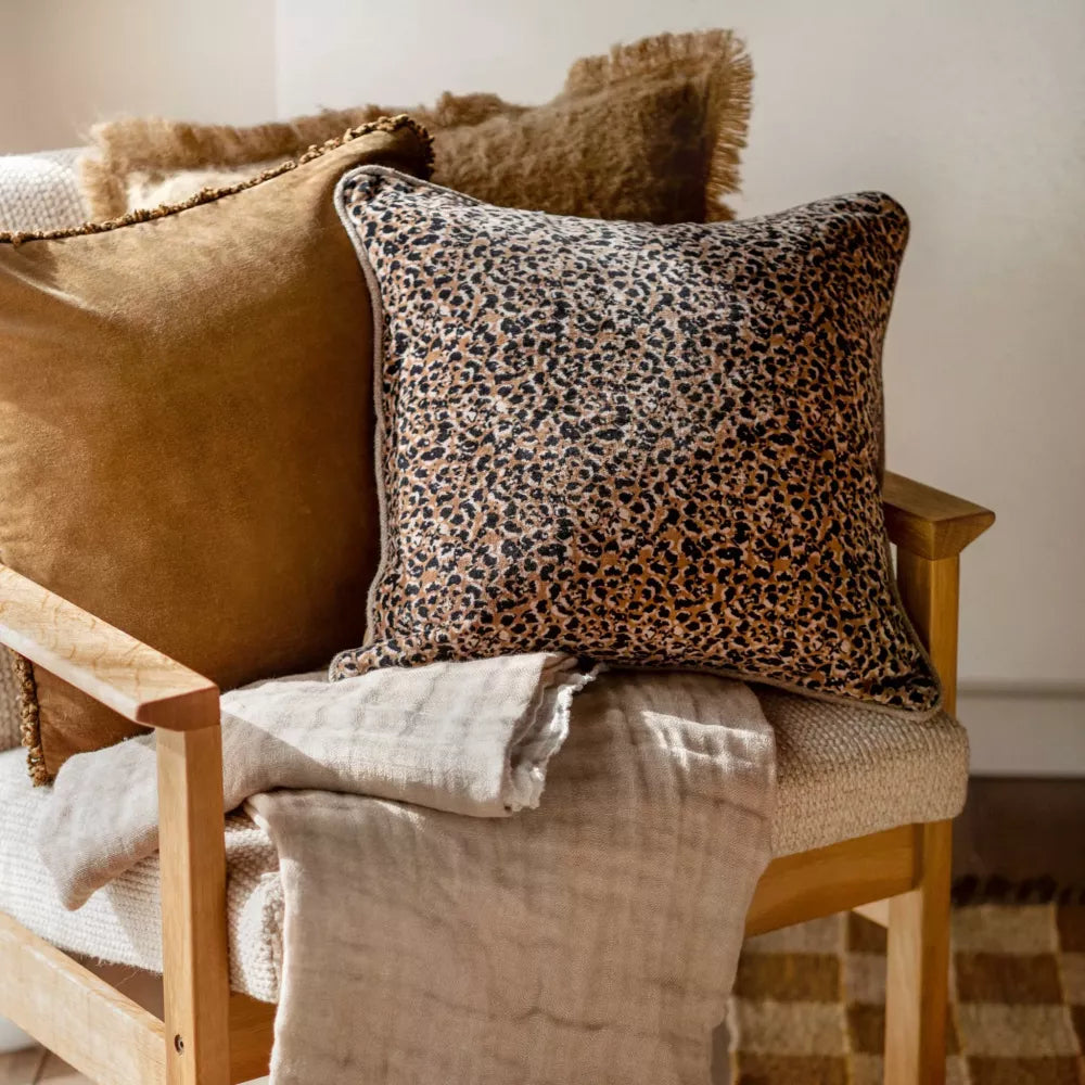 Housse de coussin en velours de coton Gairo or